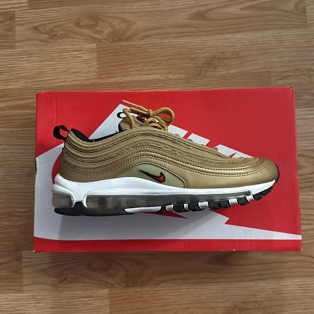 NIKE WOMEN’S AIR MAX 97 OG GOLD BULLETS